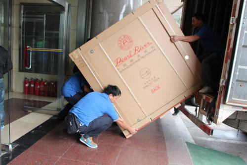 梨树钢琴贵重工艺品无忧运